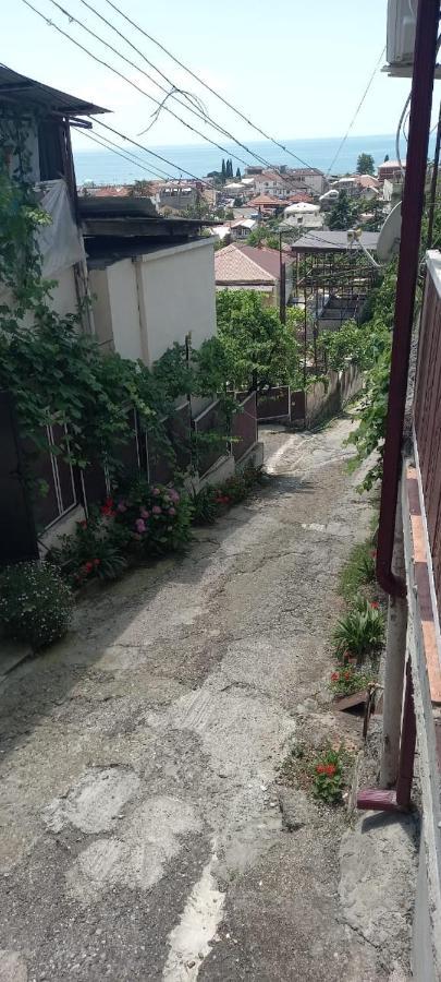 Гостевой Дом В Гагре Gagra Dış mekan fotoğraf